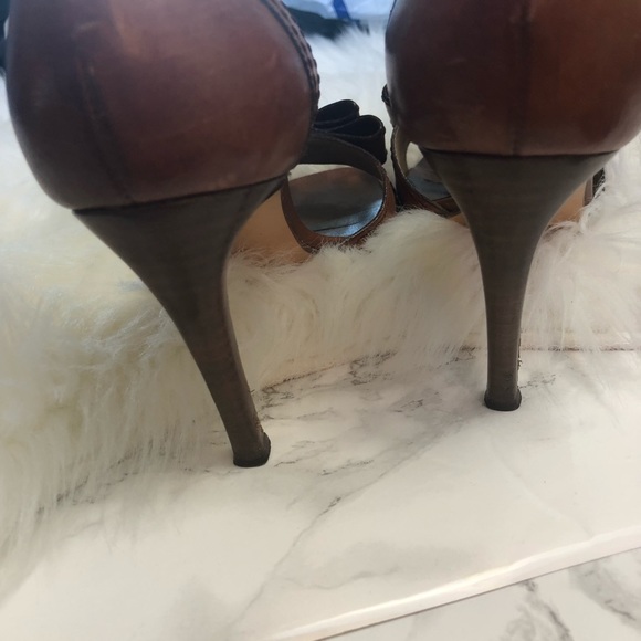 Valentino Leather Bow Heeled Sandals - Picture 5 of 7